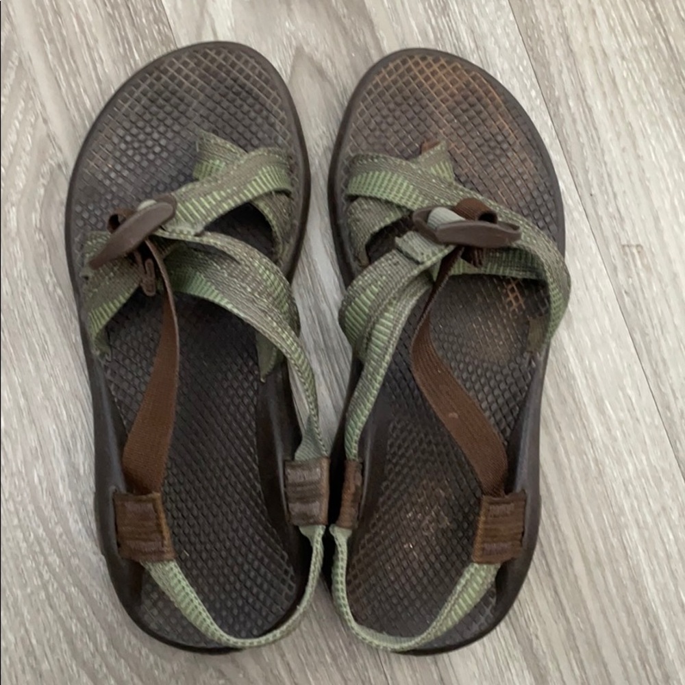 Women’s Chacos Size 7